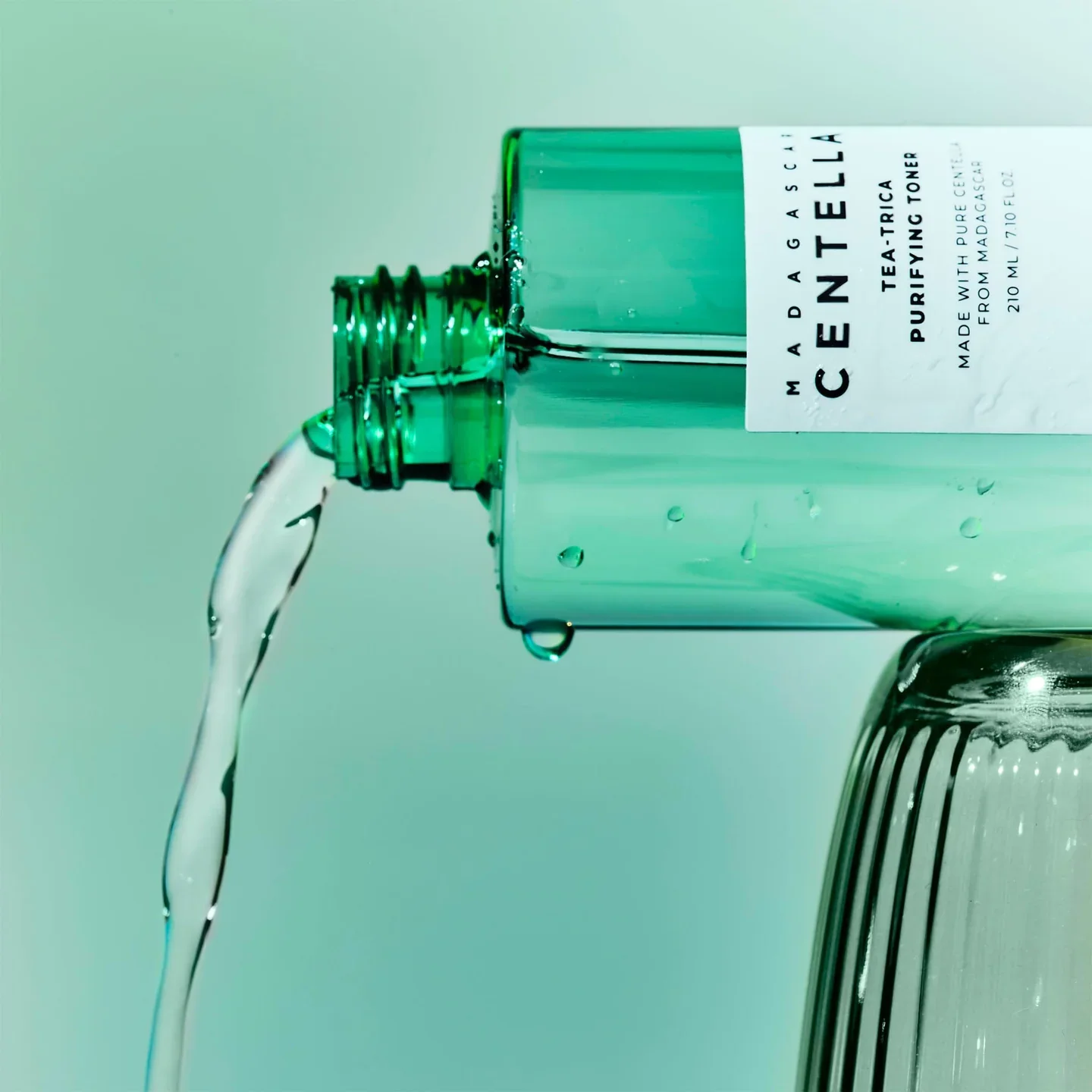 gallery_347 Skin1004 – Madagascar Centella Tea Trica Purifying Toner – 210 ml – Image 3